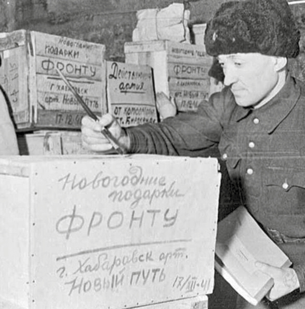 Как наши деды и прадеды и на войне отмечали Новый год