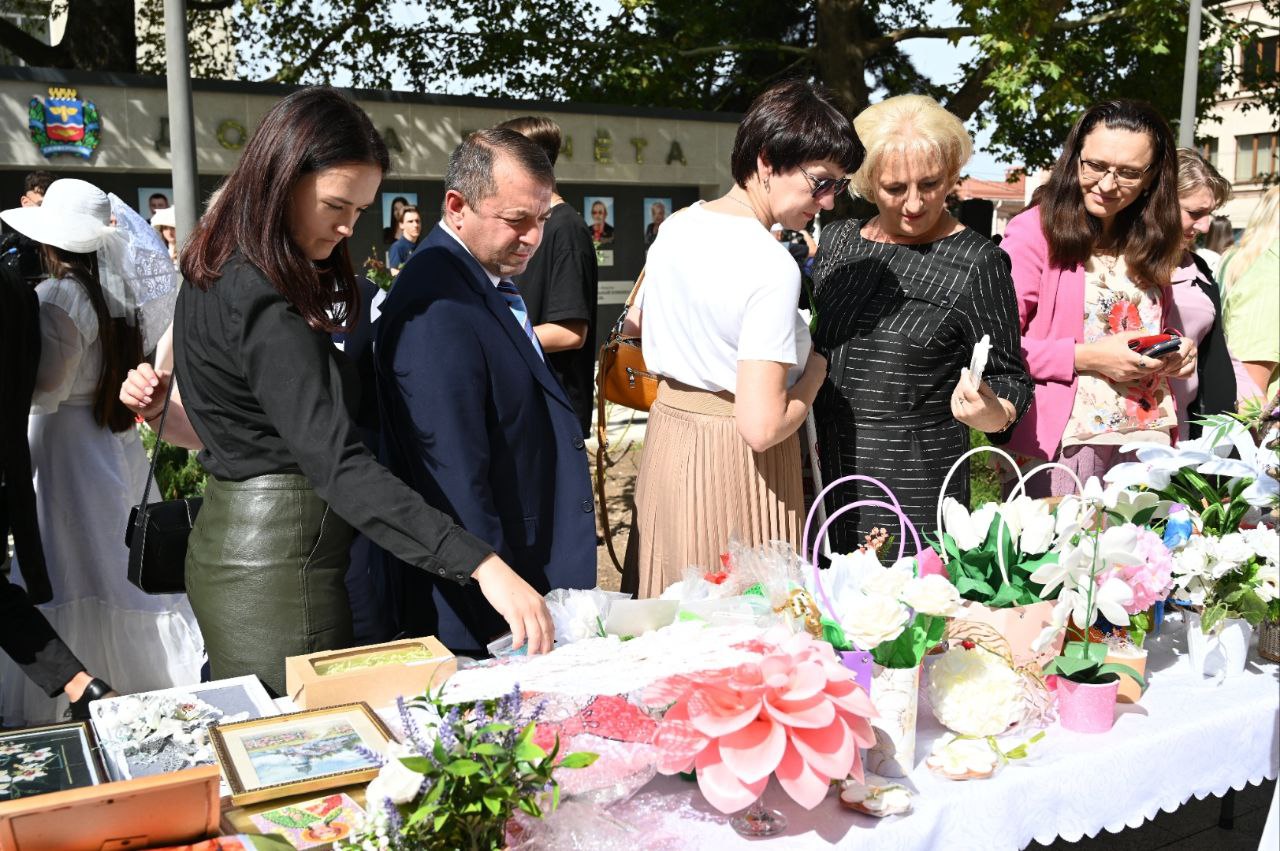 В Симферополе проходит акция «Белый цветок»