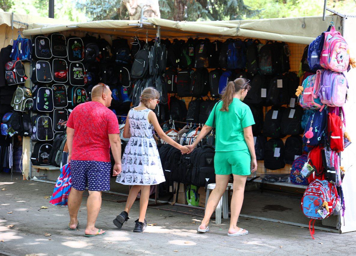 Сколько стоит собрать первоклассника в школу в 2024 году