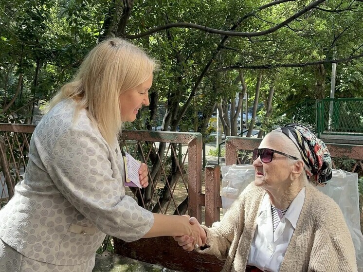 В Ялте поздравили с 94-летием ветерана, пережившую немецкую оккупацию