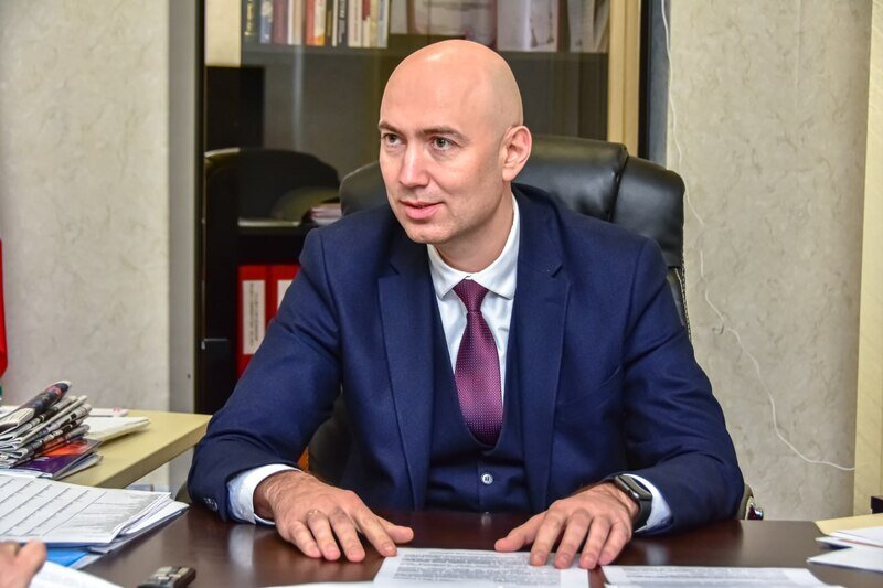 О бессмертии газет, мобильной связи и ответственности за фейки - интервью с главой Мининформа Крыма