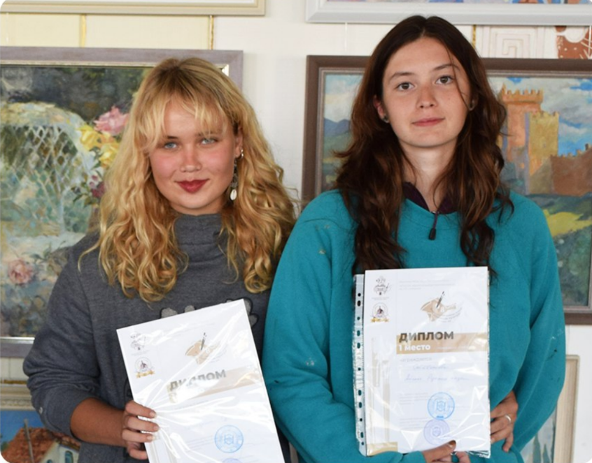 Студентки из Крыма победили на Всероссийском конкурсе-пленэре 
