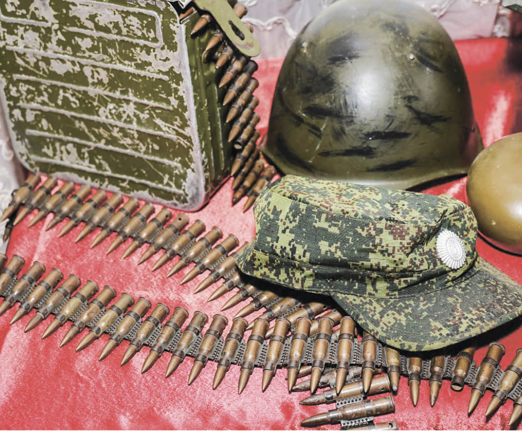 Волонтёры восточного Крыма помогают бойцам СВО и собирают уникальную коллекцию военных артефактов