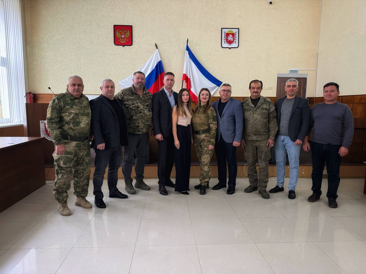 В Крыму глава администрации района и его заместитель встанут на защиту полуострова