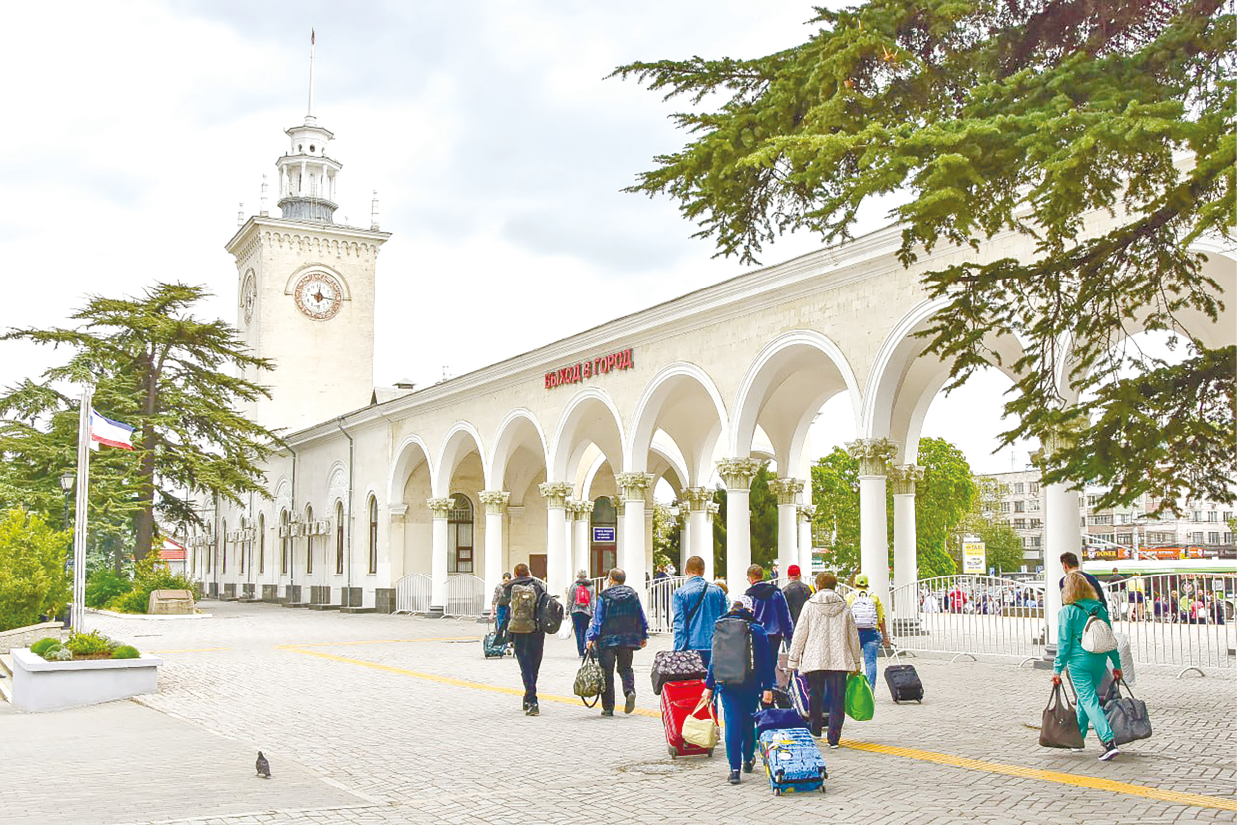 Ужесточение миграции, контроль блогеров и увольнение депутатов-иноагентов: новые законы ноября