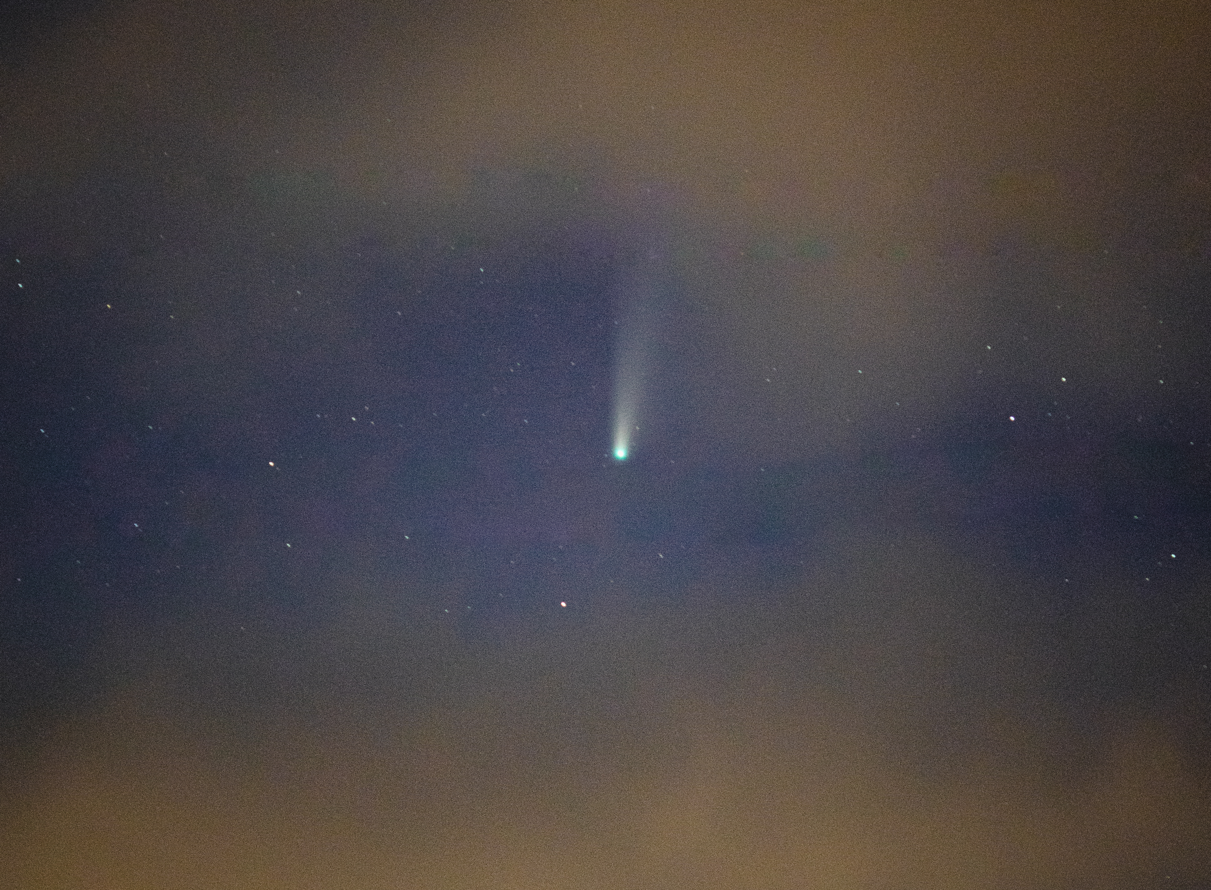 Две яркие кометы смогут увидеть крымчане в апреле: в какое время суток смотреть на небо