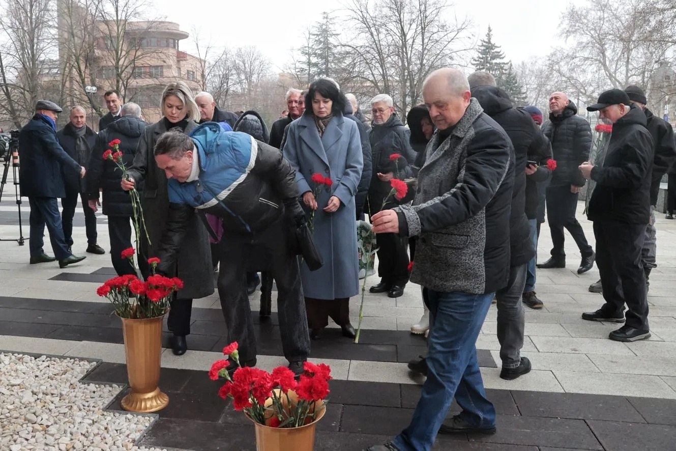 В Симферополе почтили память погибших на митинге у Верховного совета Крыма 26 февраля 2014 года