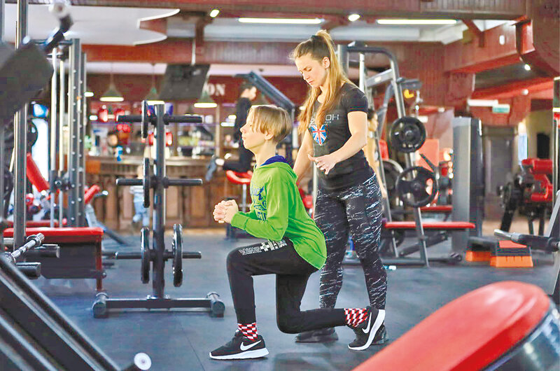 Упругие ягодицы и целые колени: как приседать правильно