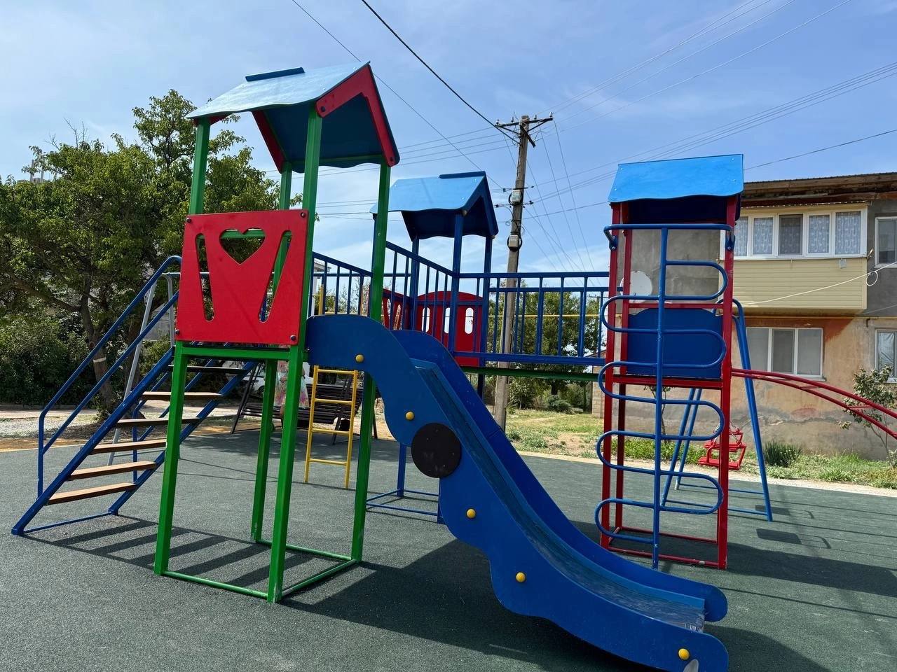 В Черноморском установят 5 детских площадок