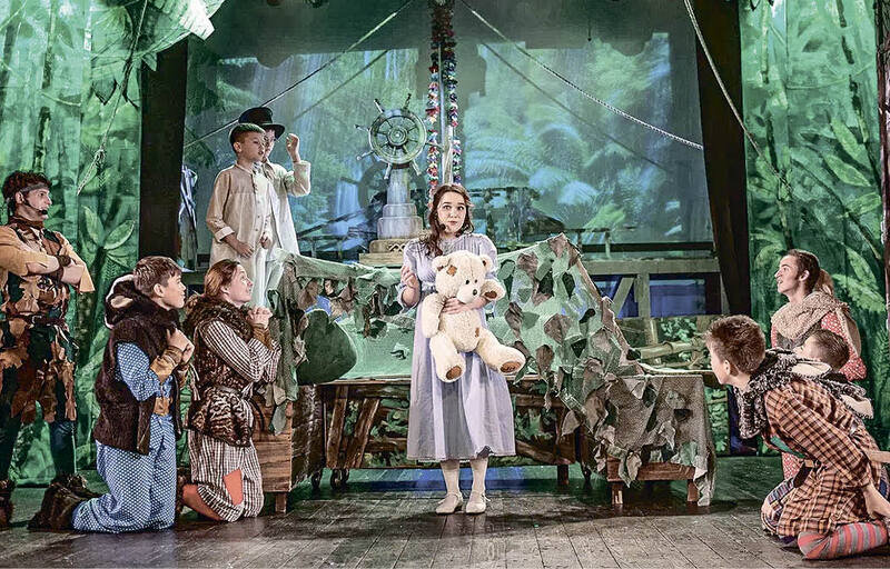 В Крымском ТЮЗе стартовала XXV новогодняя кампания