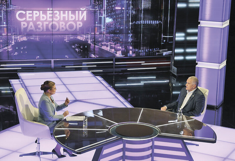 Полуостров под защитой: Сергей Аксёнов о пятой колонне, земельных участках для военных и выборе крымчан