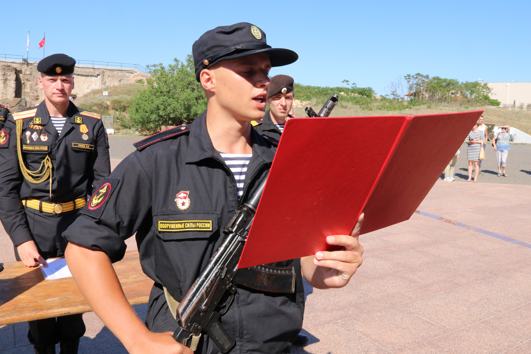 Черноморский флот пополняется: в Севастополе «чёрные береты» приняли Военную присягу