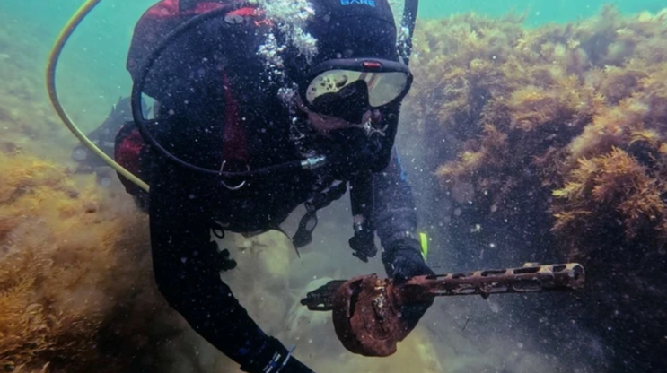 Волонтёры обнаружили затонувший в Керченском проливе тральщик времён Великой Отечественной войны