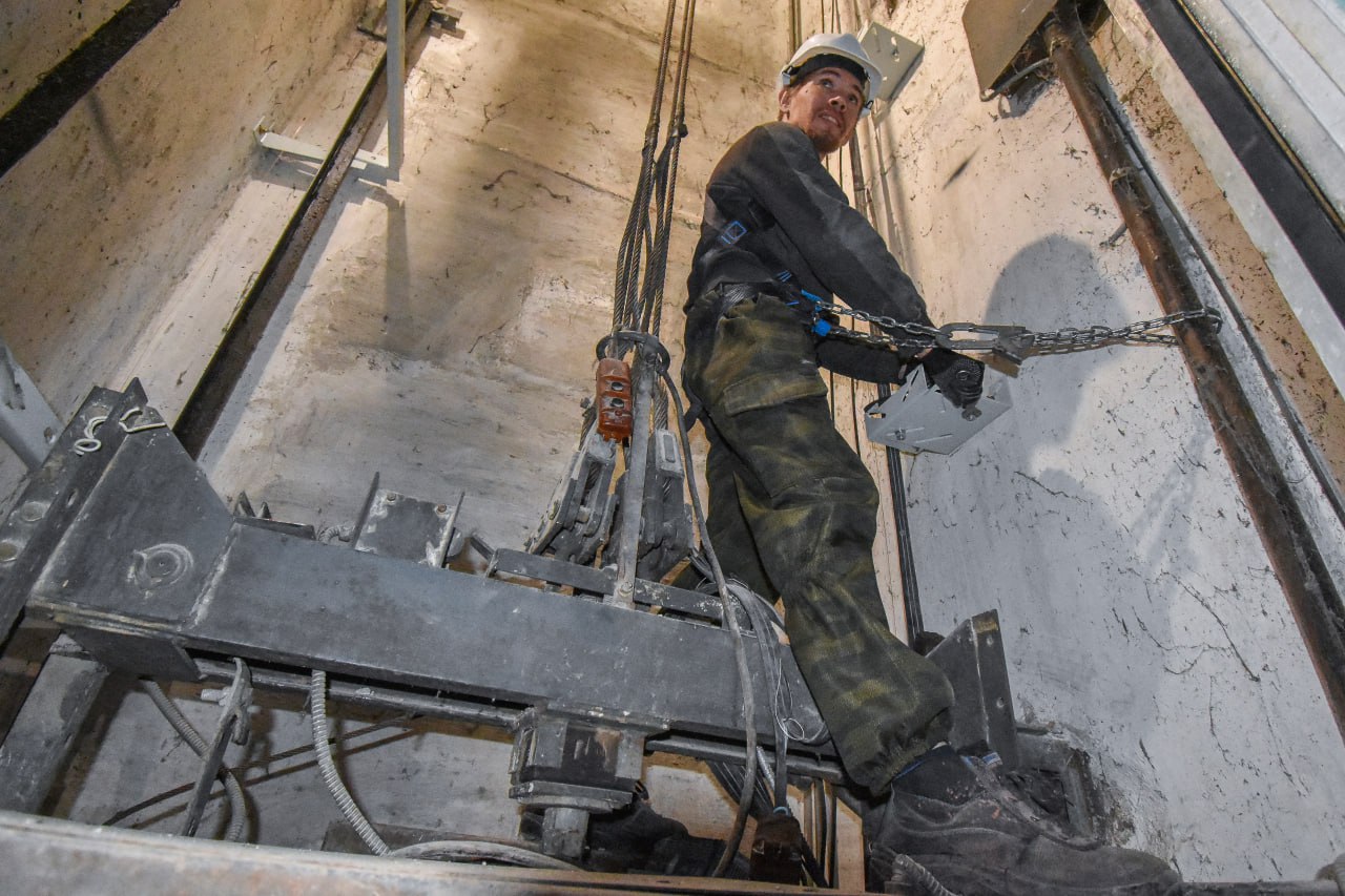 В многоэтажках Крыма заменят более 230 лифтов