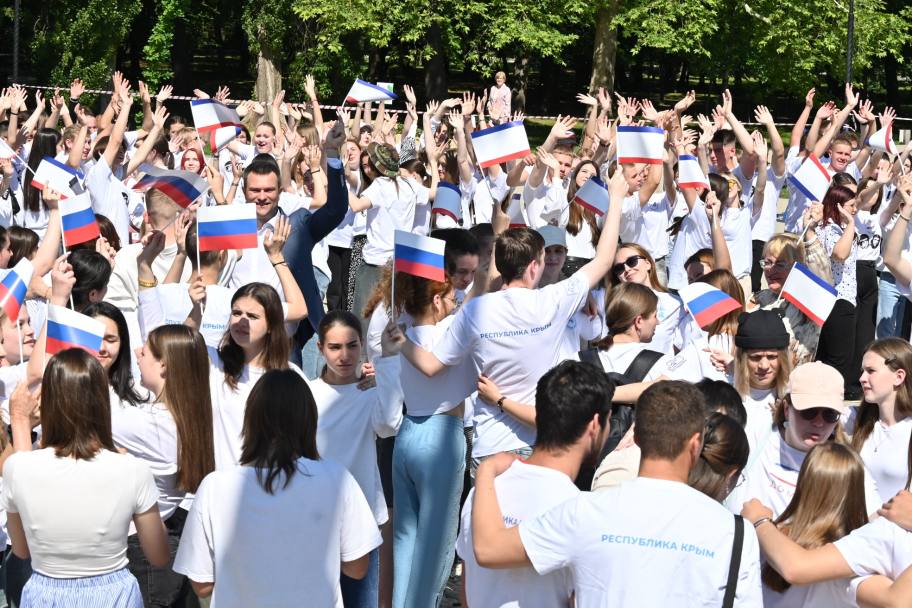 В Симферополе прошёл флешмоб "Россия-Куба"