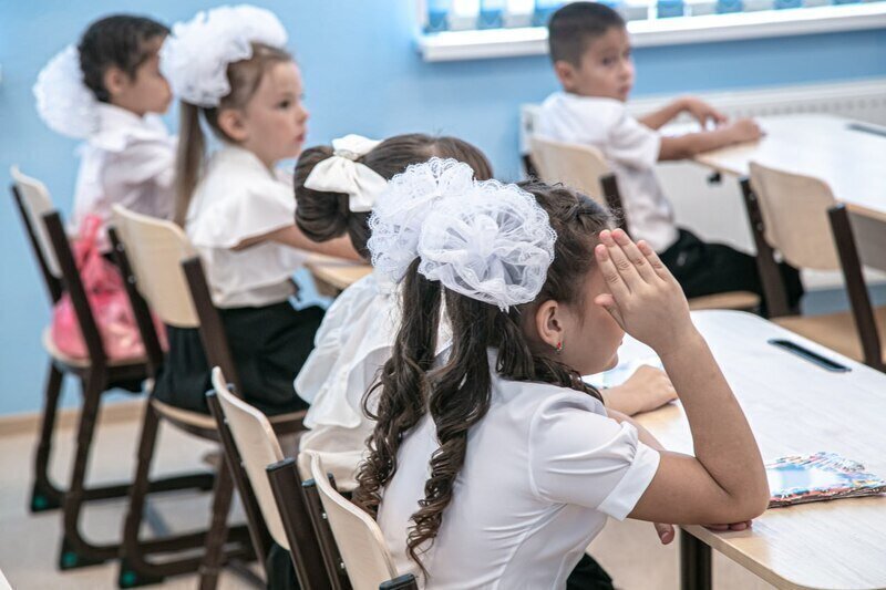 Сложный возраст школьников, ошибки родителей, травля одноклассников и борьба с ней: будни классного руководителя