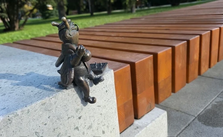 В Симферополе нашли и восстановили вандалами повреждённого Шахматиста