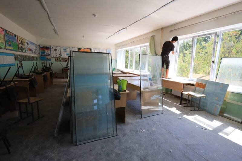 Как в Новофёдоровке восстанавливают детский сад и школу - фото