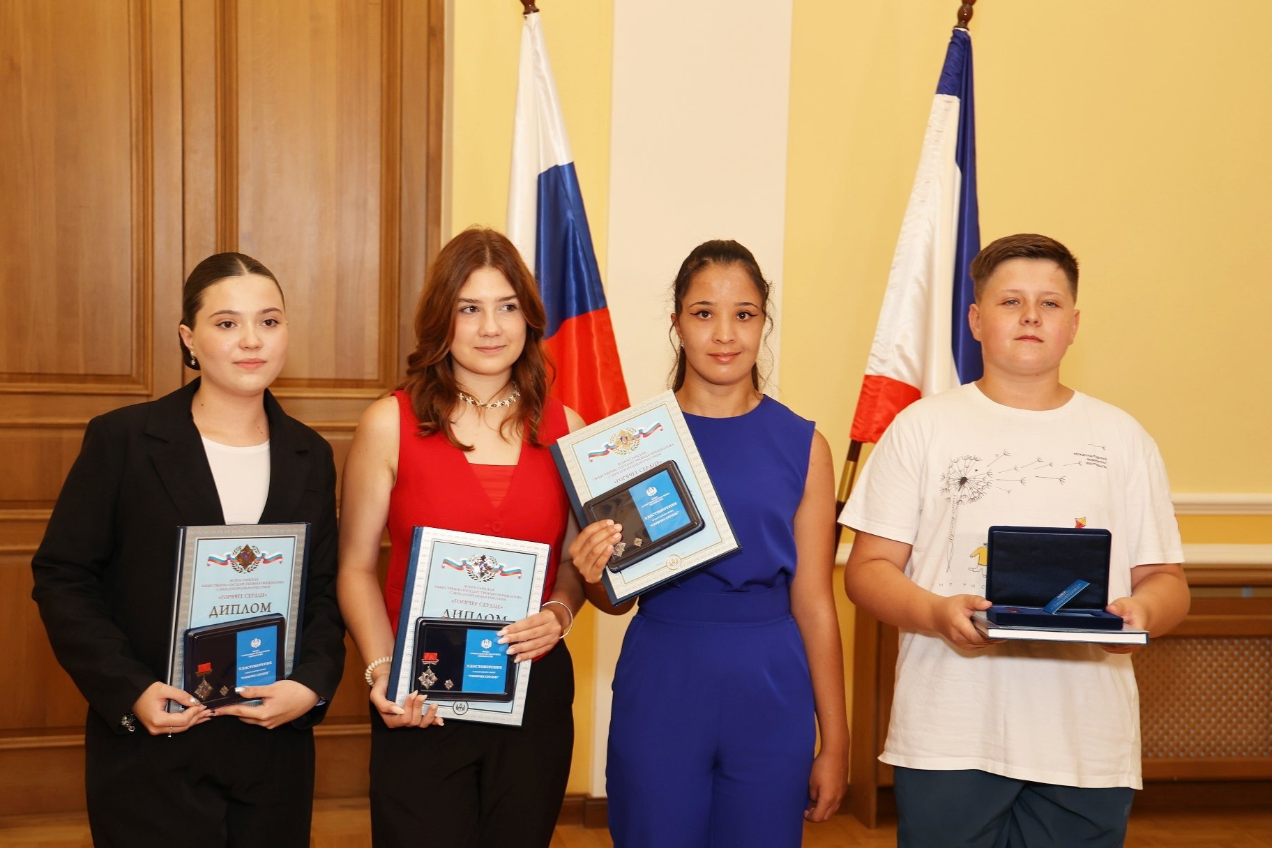 В Крыму наградили юных героев