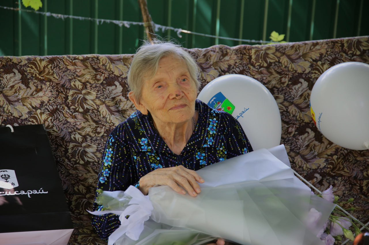 Её судьба - целая эпоха: крымчанка отпраздновала 101-й день рождения