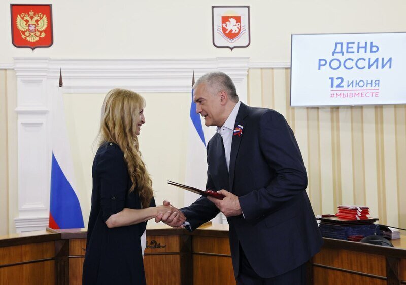 Аксёнов наградил крымчан ко Дню России
