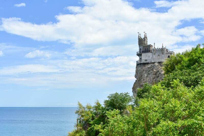 «Лунатики на крыше, гендерно-нейтральные сказки и очередные мечты о Крыме: информационный хит-парад