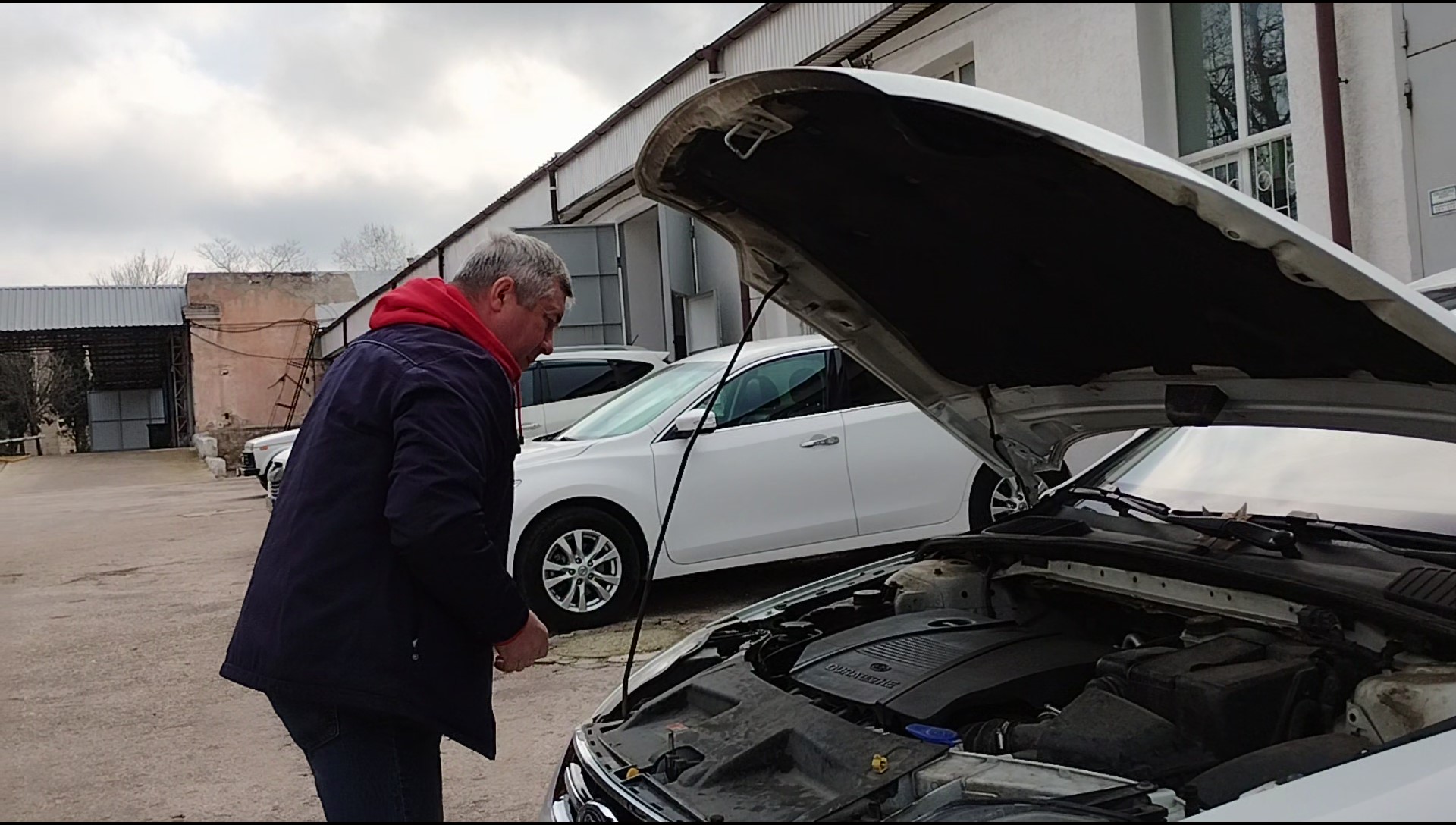 Порядка 20 автомобилей планируют передать федеральные ведомства крымским бойцам