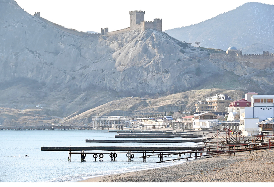 «Спящий» город: чему радуются и на что жалуются жители Судака