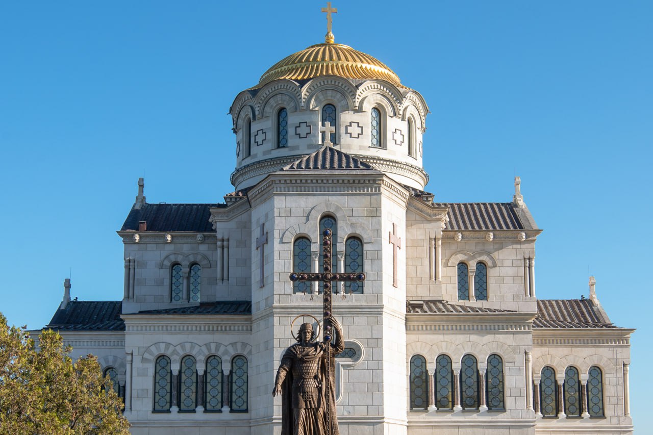 Аксёнов поздравил крымчан с Крещением Господним