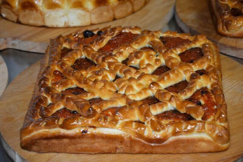 Как крымские студенты пекут пироги для участников СВО