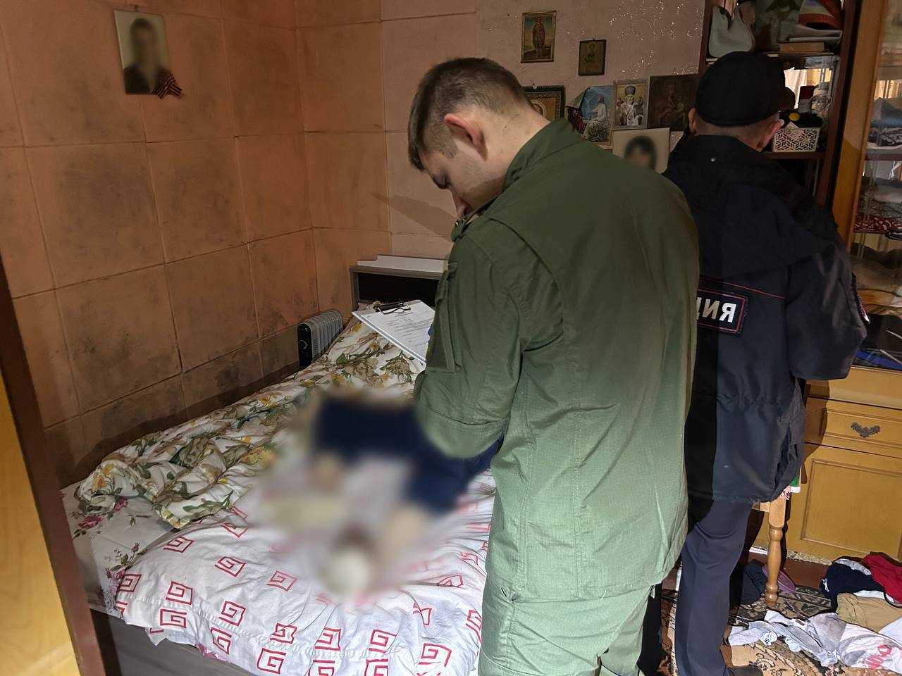 Житель пригорода Симферополя зарезал мать и выпрыгнул из окна