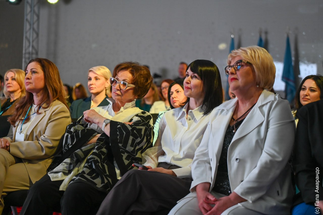Форум «Большой Женсовет» проходит в Алуште