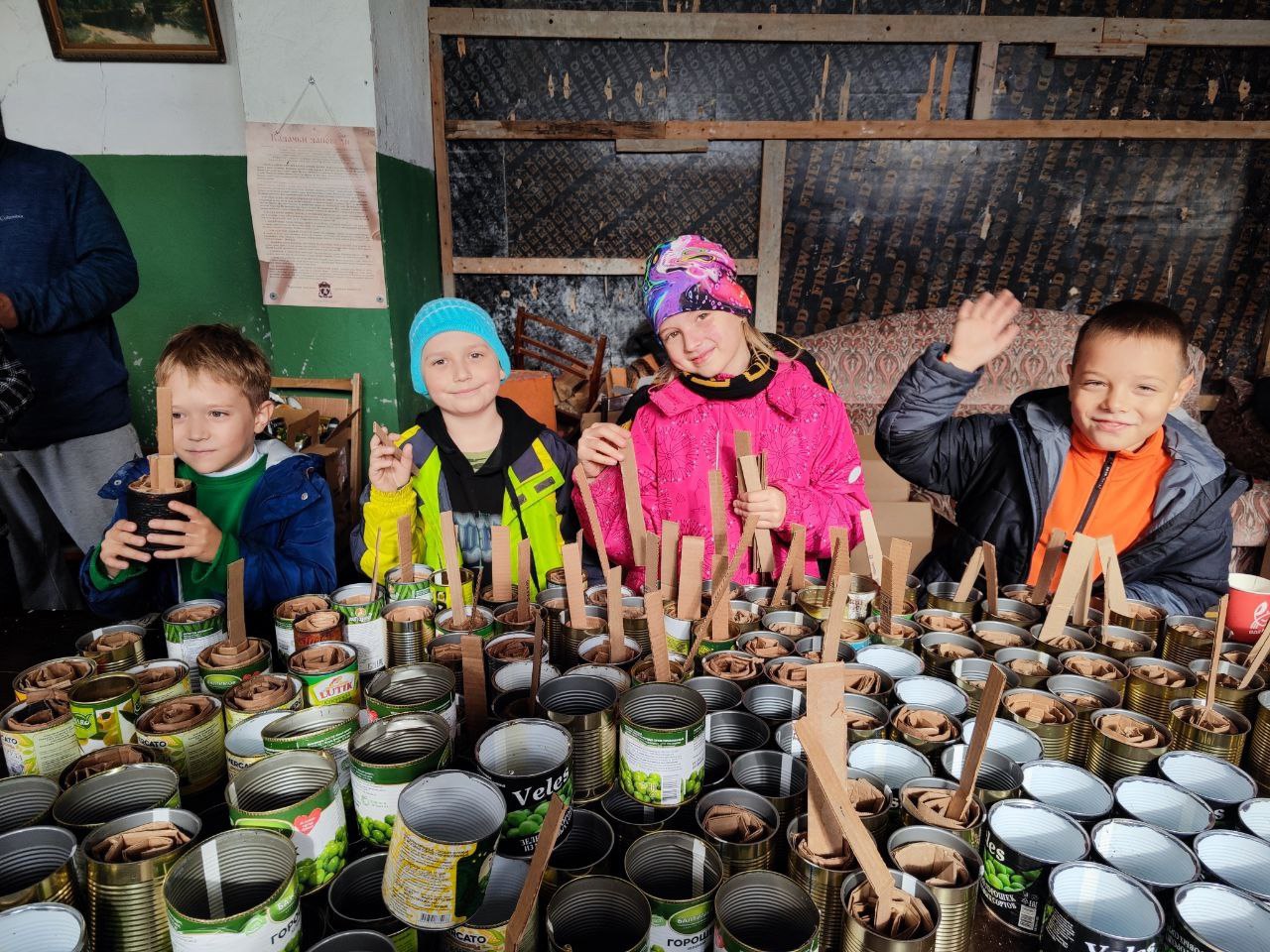 Ялтинские школьники передали бойцам СВО более 5 тысяч блиндажных свечей