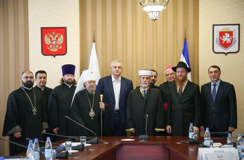 Инструмент сотрудничества во многих сферах: Аксёнов подвёл итоги работы Межконфессионального совета Крыма