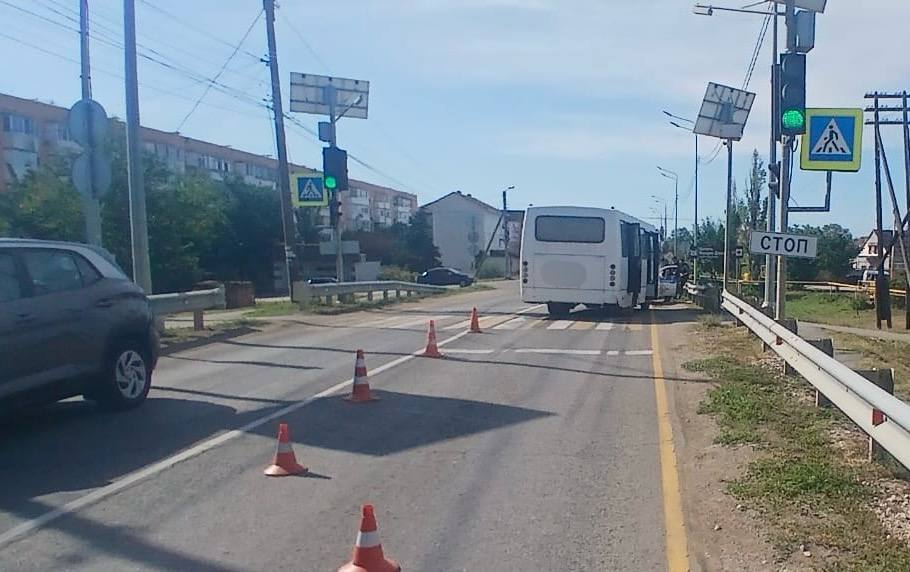 Под Феодосией автобус сбил ребёнка на пешеходном переходе
