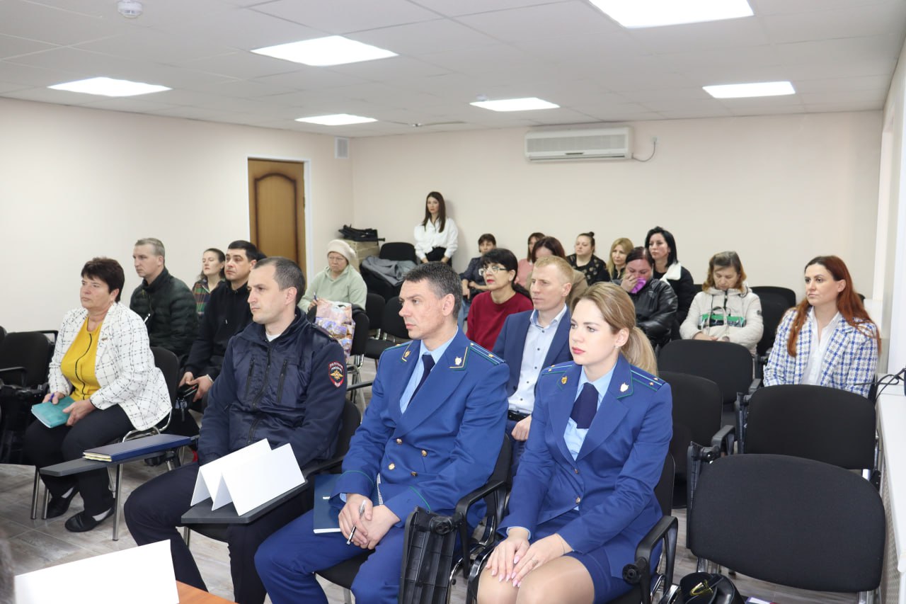 Участникам СВО и членам их семей в Сакском районе оказали бесплатную юридическую помощь