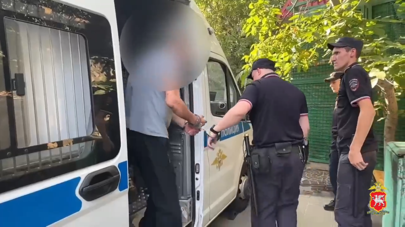 Пожилой иностранец украл у ялтинской пенсионерки свыше 700 тысяч рублей