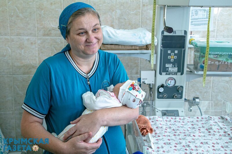 В Крыму врачи помогли жительнице Херсонской области стать мамой в тринадцатый раз