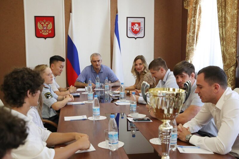 Аксёнов пообещал поддержку сборной Крыма по ММА