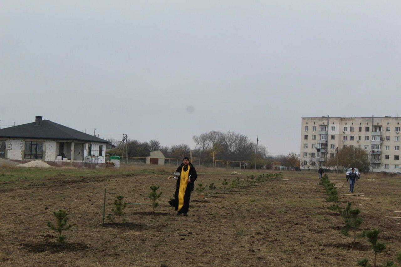 В Кировском районе освятили аллею памяти героев СВО