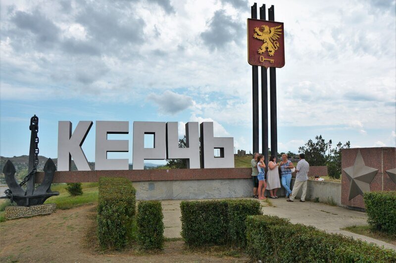 В Керчи открыли выставку уникального стекла