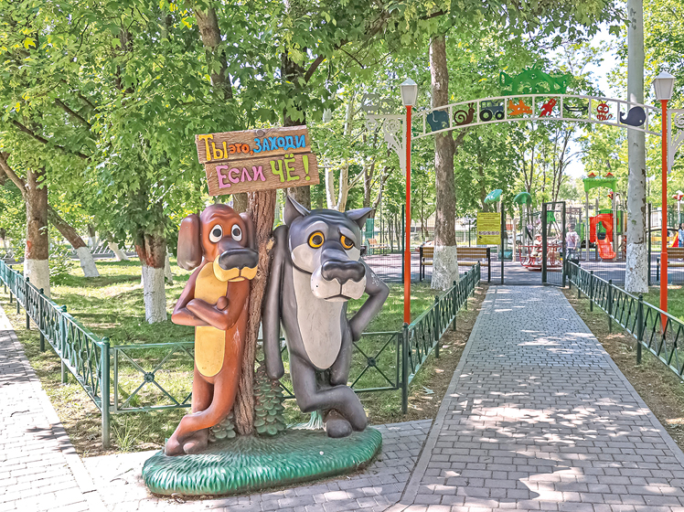 Краше с каждым годом: чему радуются и на что жалуются жители Молодёжного Симферопольского района