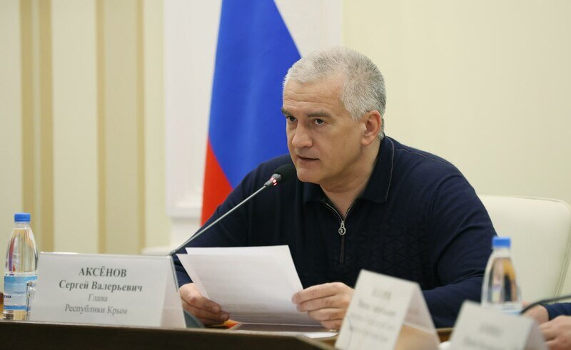 Аксёнов объявил выговоры министрам спорта и здравоохранения РК