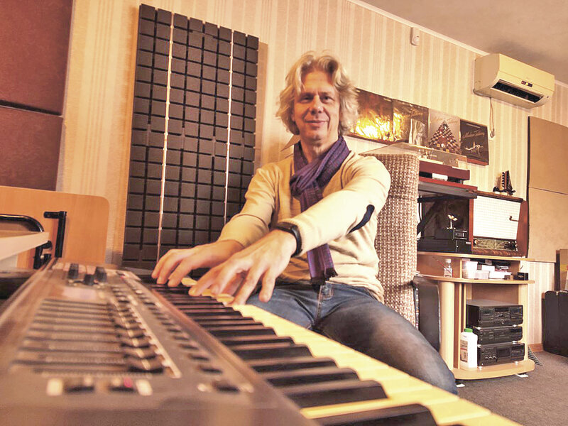 Судьба или случай: о творческом пути потомственного музыканта из Евпатории Павла Гавронова