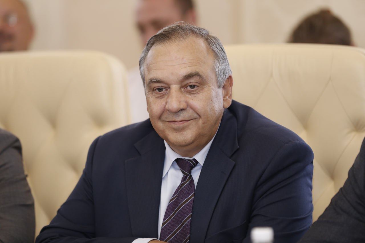 Мурадов: Запад пользуется Украиной, как варварским племенем, купив за немалые деньги его вождя