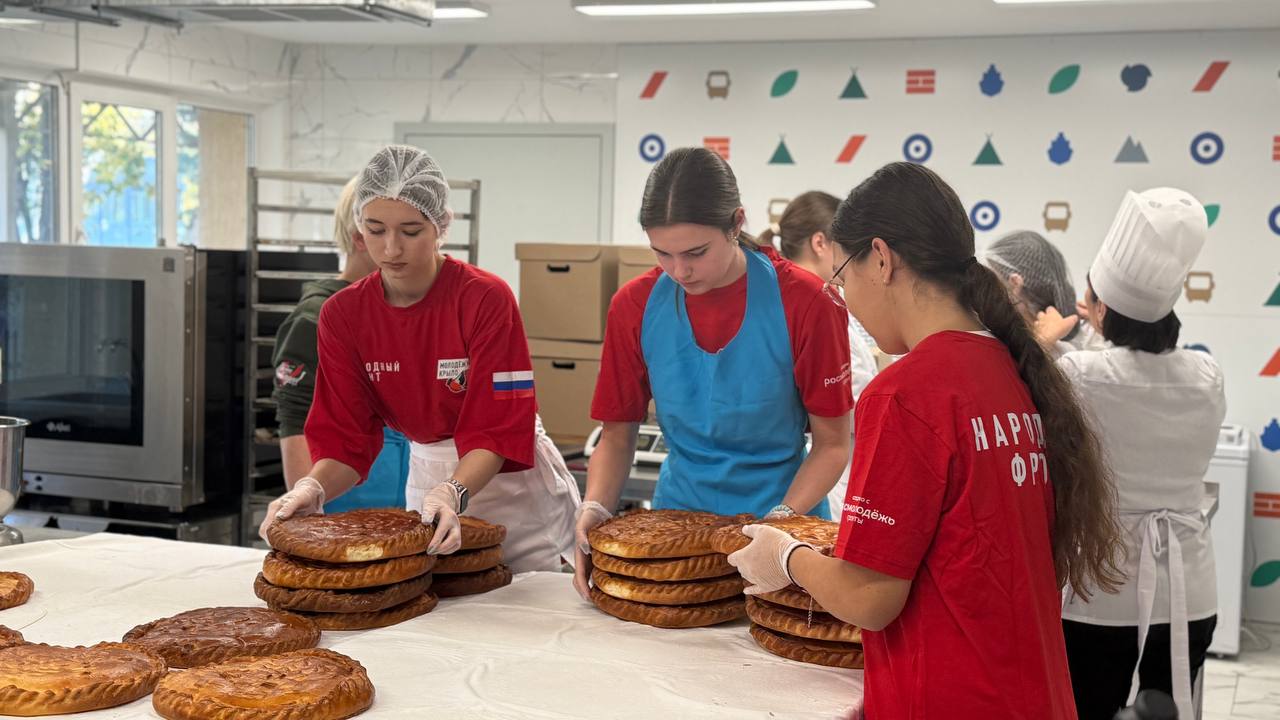 Сотню пирогов из Крыма привезут на позиции бойцам ко Дню Народного единства