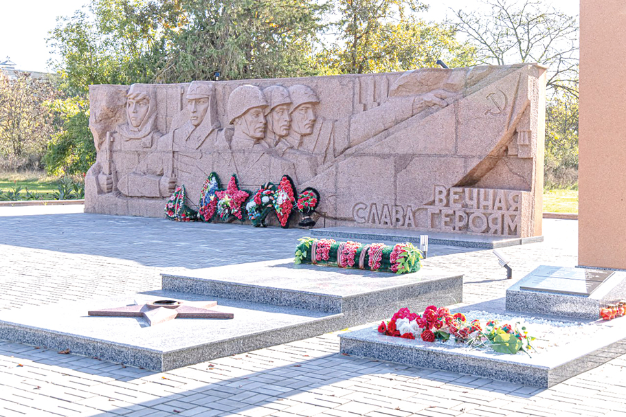 Возвращение к величию: чему радуются и на что жалуются жители Золотого Поля Кировского района