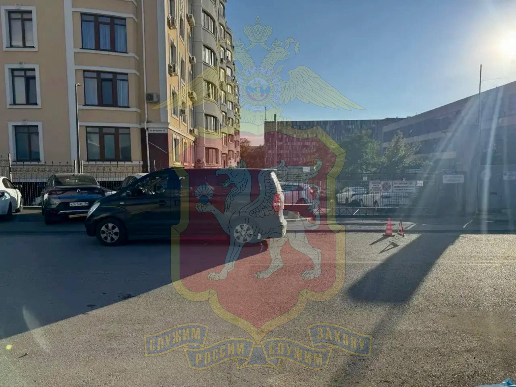 Внезапно выбежал на дорогу: в Симферополе иномарка сбила трёхлетнего малыша