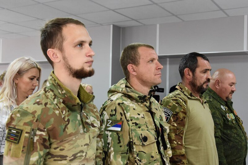 В Крыму участникам СВО вручили медали - фоторепортаж