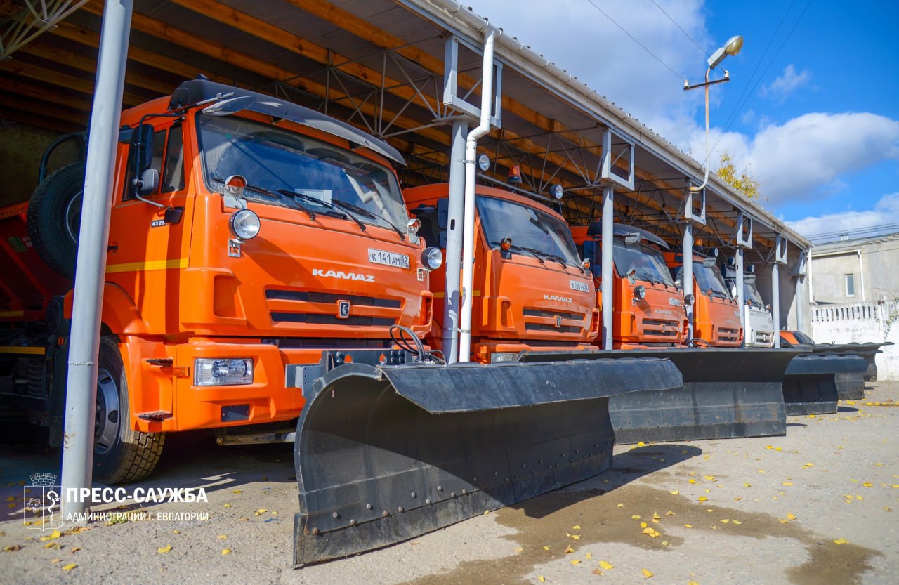 В Евпатории к зиме готовят более тысячи тонн песко-соляной смеси